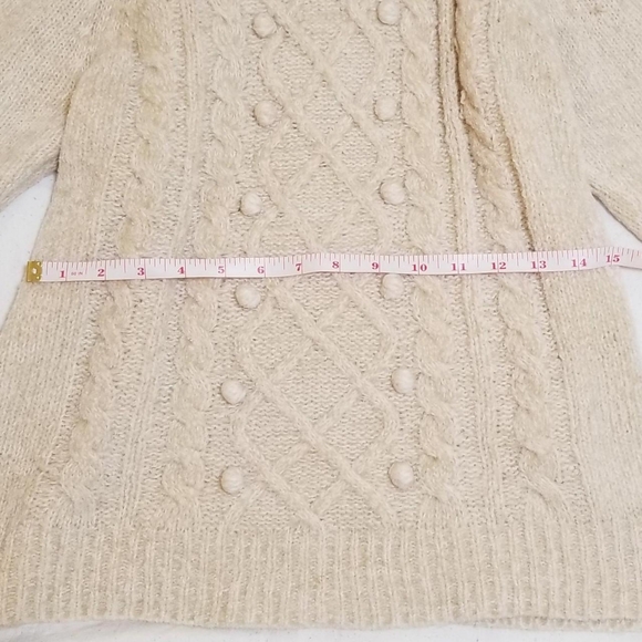 ON HOLD. Penderie Liz Lisa pom pom off the shoulder sweater - Picture 3 of 5